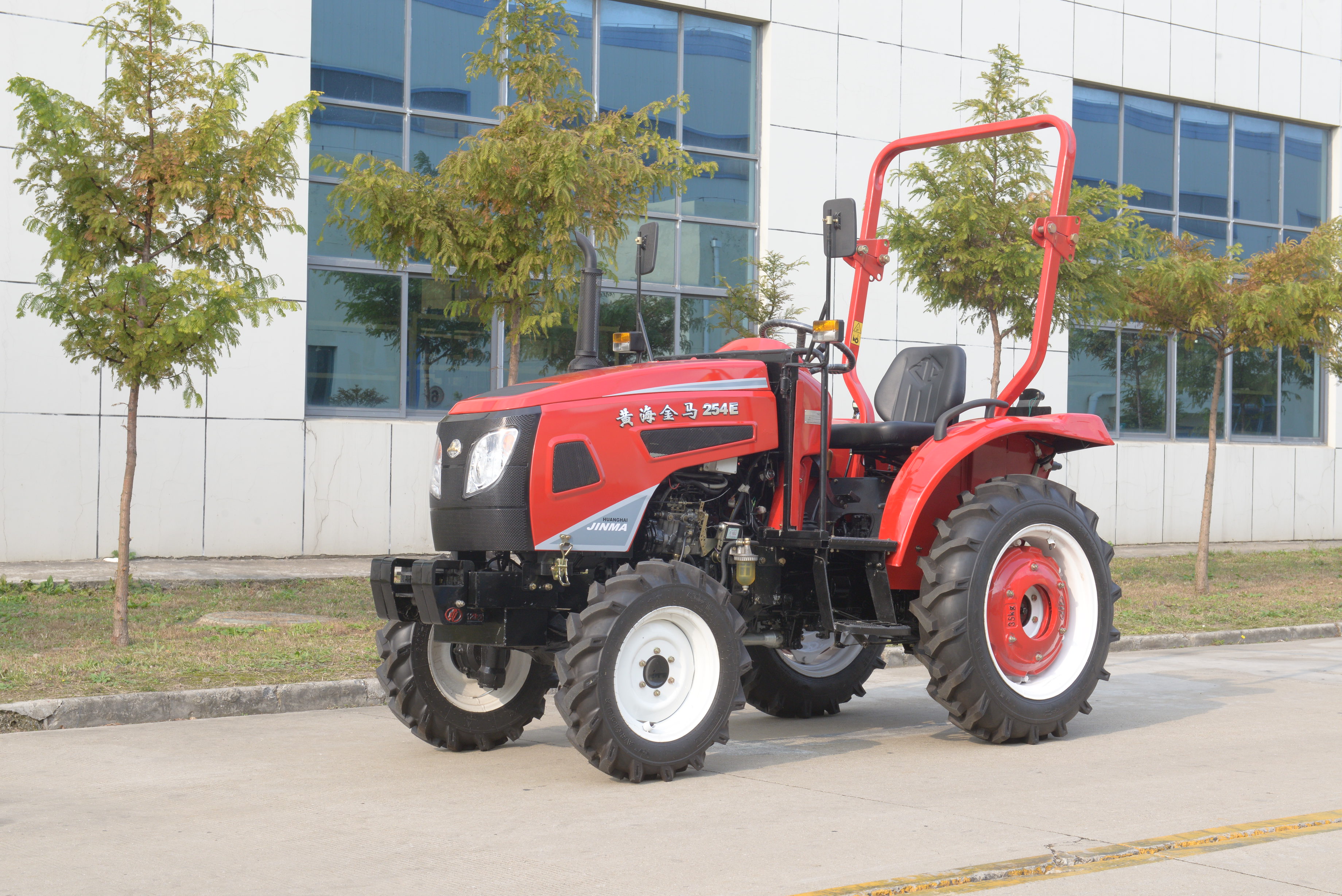 254E nuevo tipo Tractor es el diseño de cuatro ruedas Tractor para el mercado extranjero de maquinaria agrícola