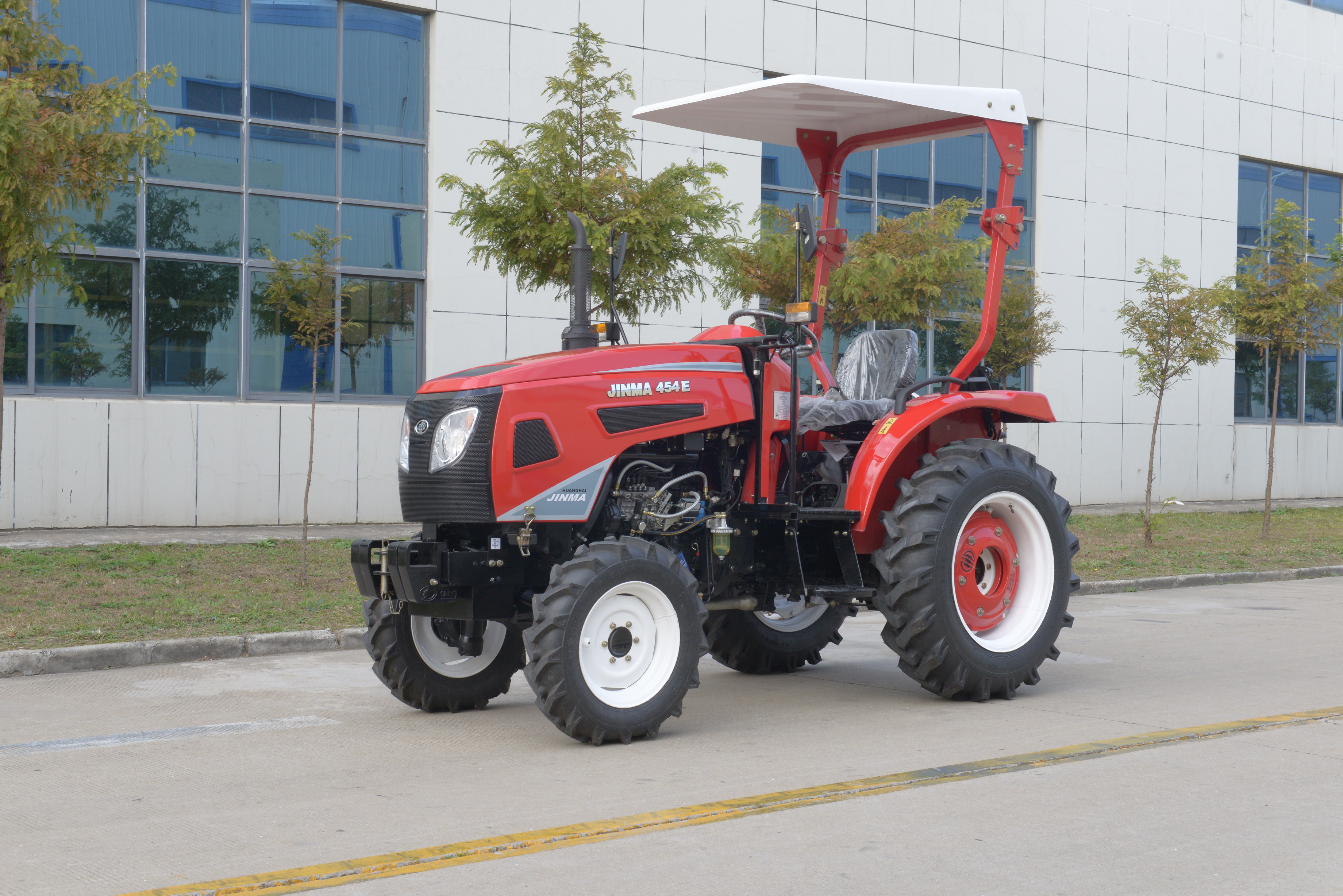 El Tractor tipo 454E combina nueva tecnología y nueva estructura